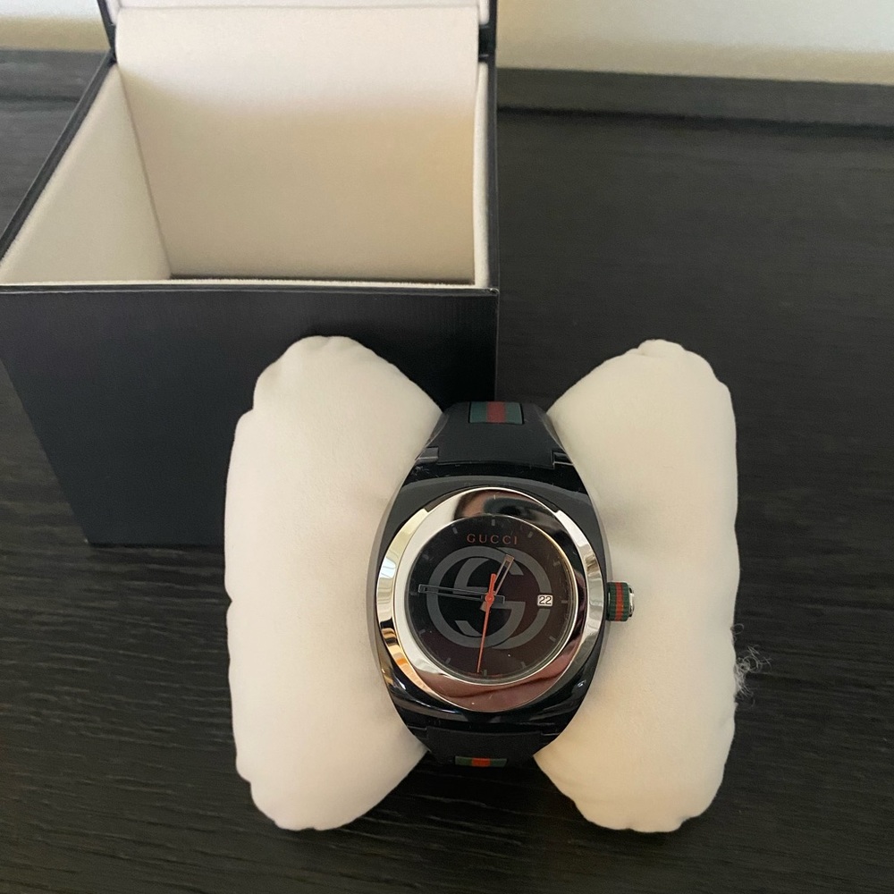 GUCCI Sync waterproof Watch - Authentic - Never worn - Unisex